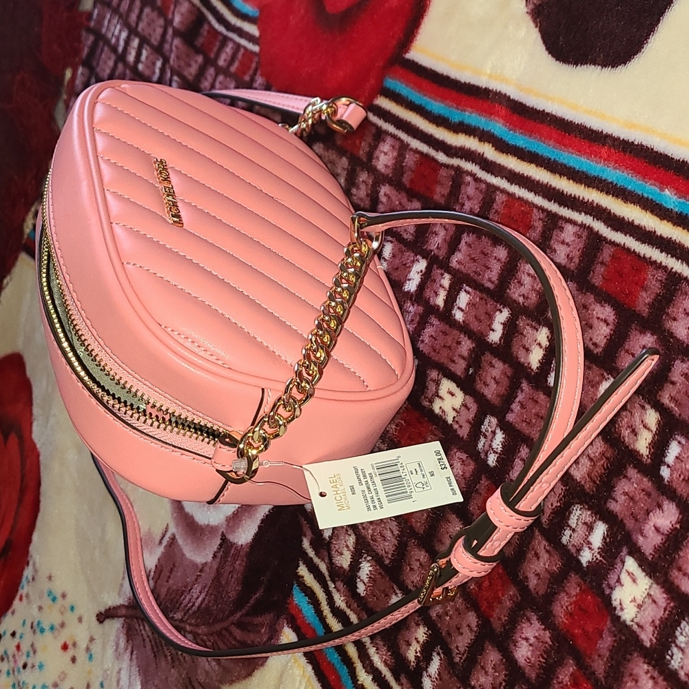 MK Grapefruit SM Oval Camera